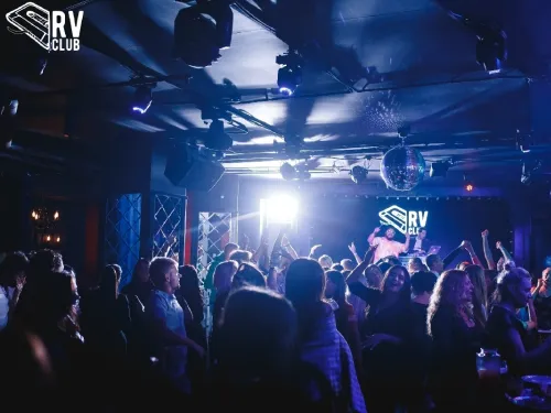 Клуб Ravers 